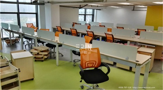 壹品歐迪時尚辦公家具為冠培教育提供的職員區(qū)辦公家具 壹品歐迪時尚辦公家具為冠培教育提供的職員區(qū)辦公家具