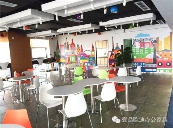 【央視新聞客戶端】京東JD讓老百姓放心網(wǎng)購，壹品歐迪讓京東JD綠色辦公