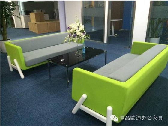 【央視新聞客戶端】京東JD讓老百姓放心網(wǎng)購，壹品歐迪讓京東JD綠色辦公