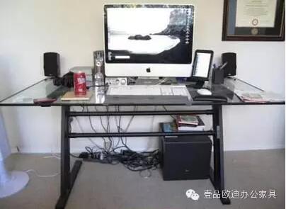 簡單3招，擺脫辦公桌下各種電源線雜亂困擾？