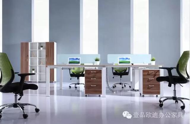 簡單3招，擺脫辦公桌下各種電源線雜亂困擾？